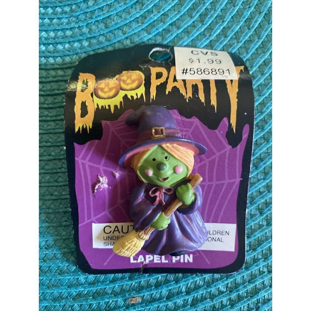 Halloween Vintage 1997 CVS Boo Party HALLOWEEN LAPEL PIN #586891 WITCH